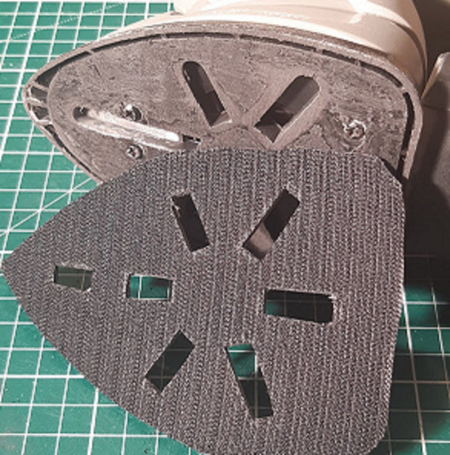 6 x Replacement Hook Pads with 3mm foam backing for detail sanders and palm sanders