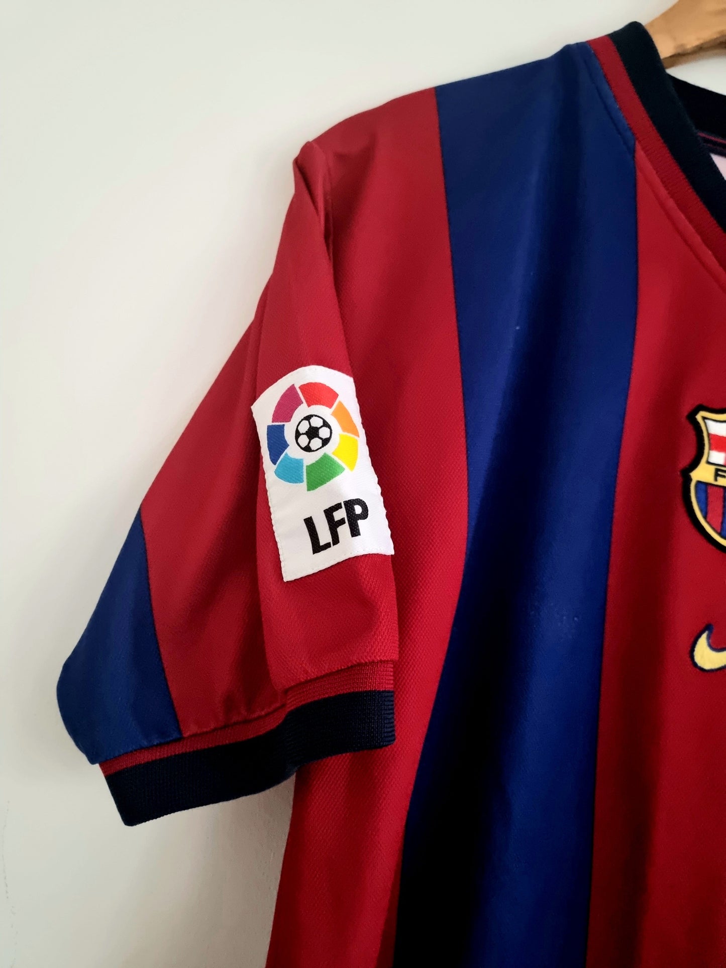 Nike Barcelona 98/00 'Cocu 15' Home Shirt Small