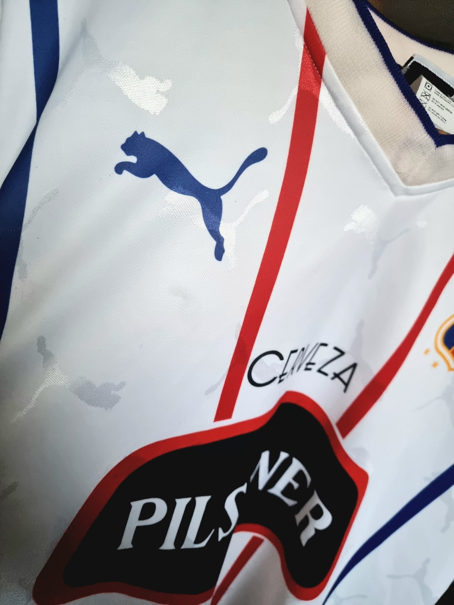Puma S.D. Quito 02/03 Away Shirt Large