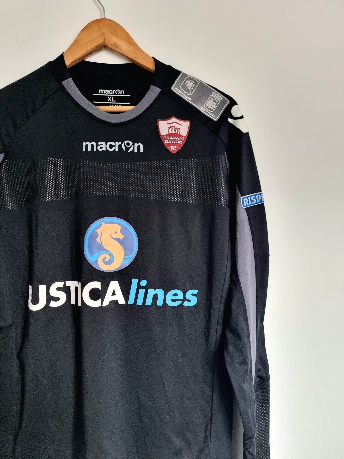Macron Trapani 13/14 'Dolenti 22' Match Issue Long Sleeve Goalkeeper XL
