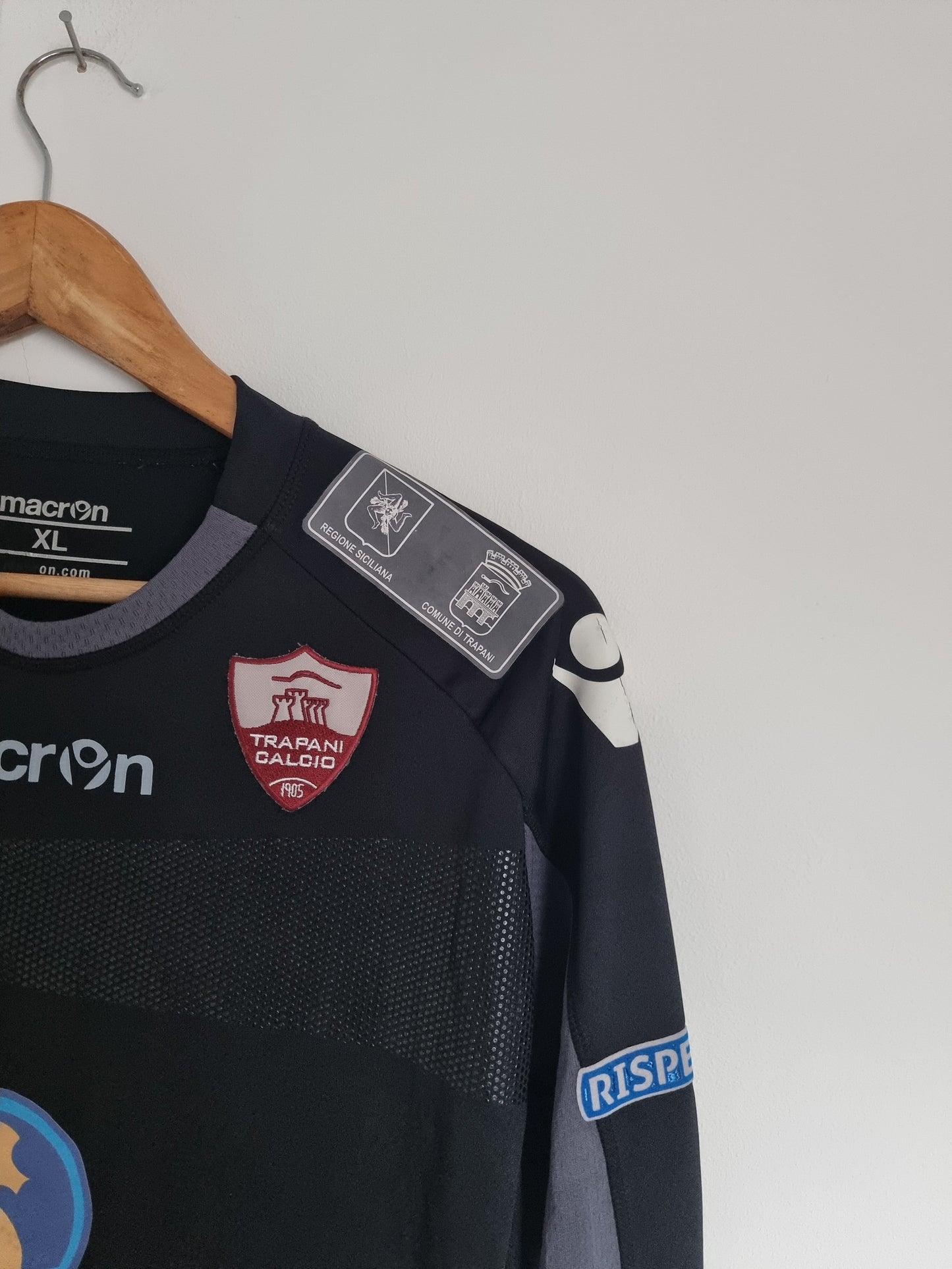 Macron Trapani 13/14 'Dolenti 22' Match Issue Long Sleeve Goalkeeper XL