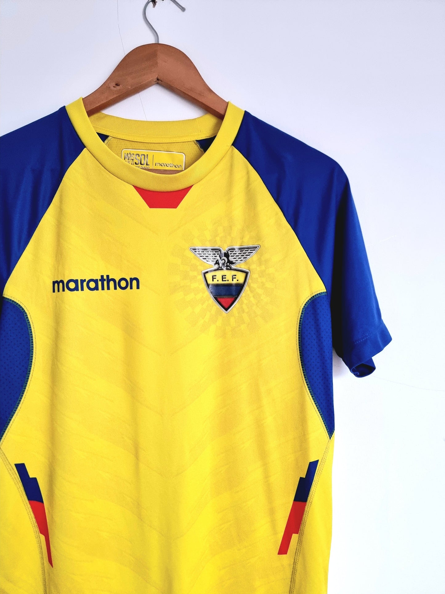 Marathon Ecuador 14/15 Home Shirt Small