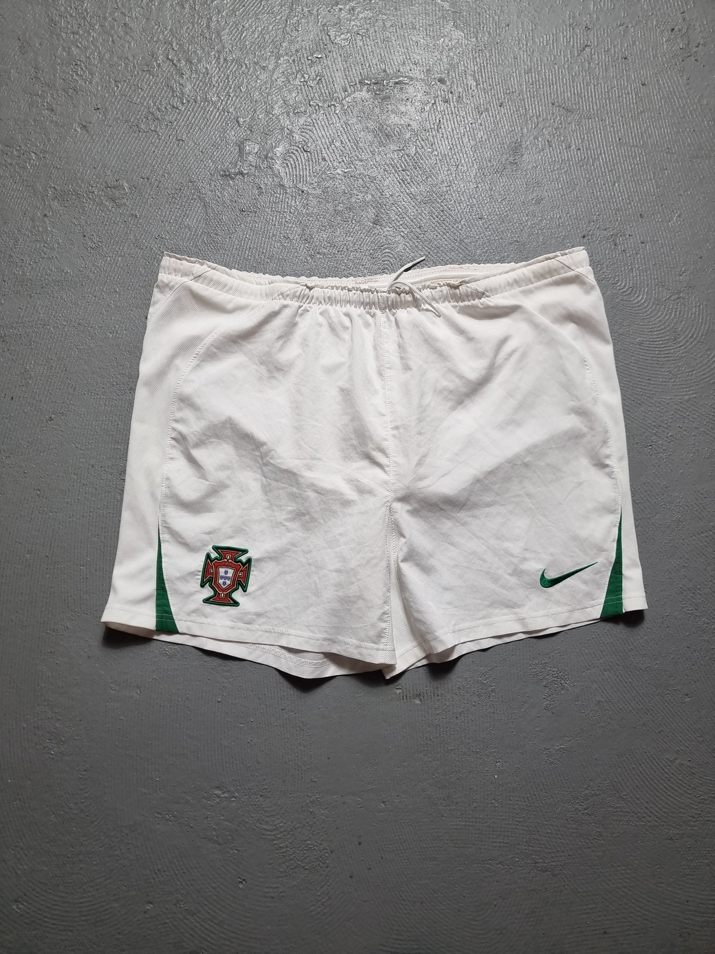 Nike Portugal 2008/10 Away Shorts Large