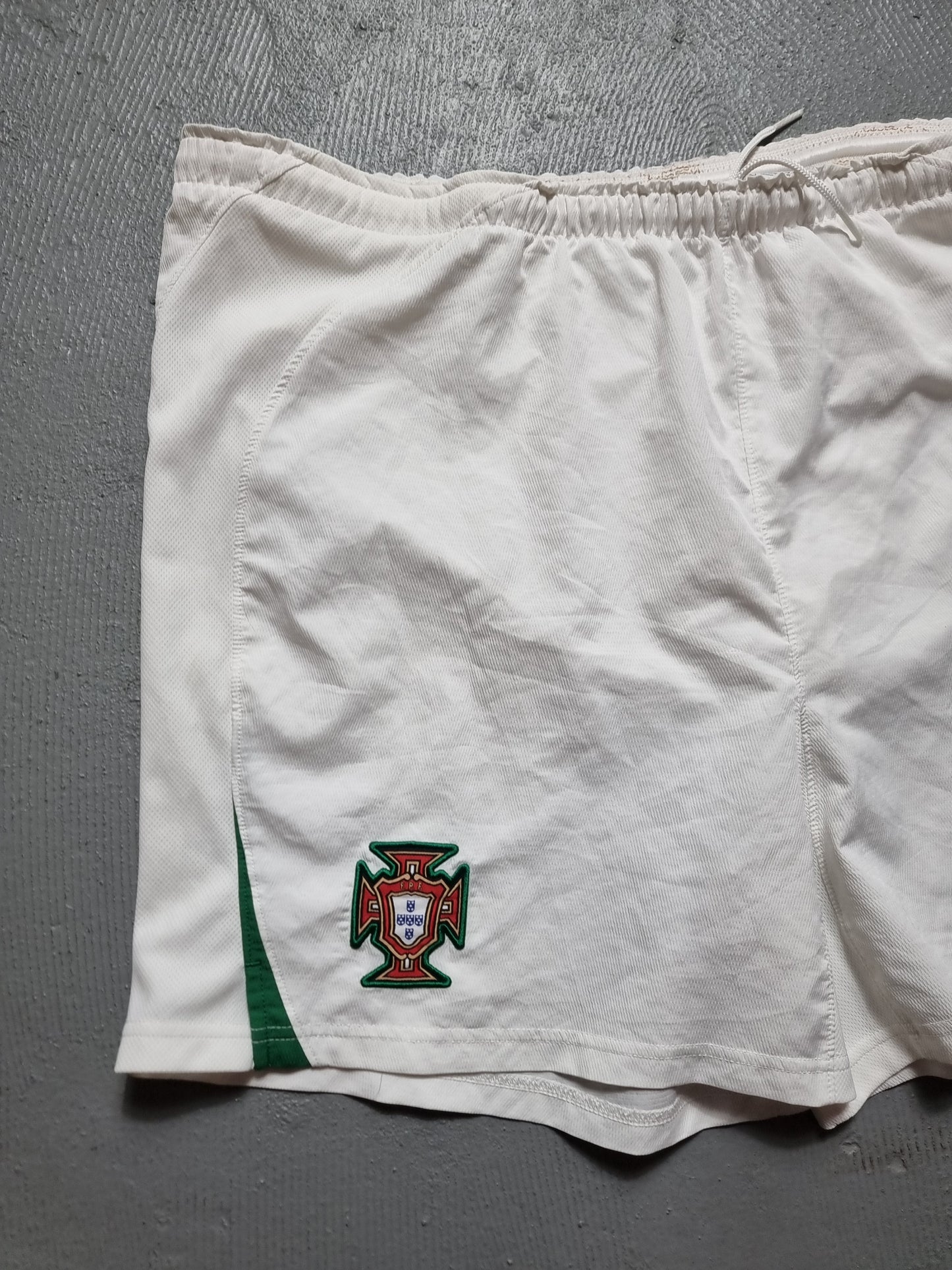 Nike Portugal 2008/10 Away Shorts Large