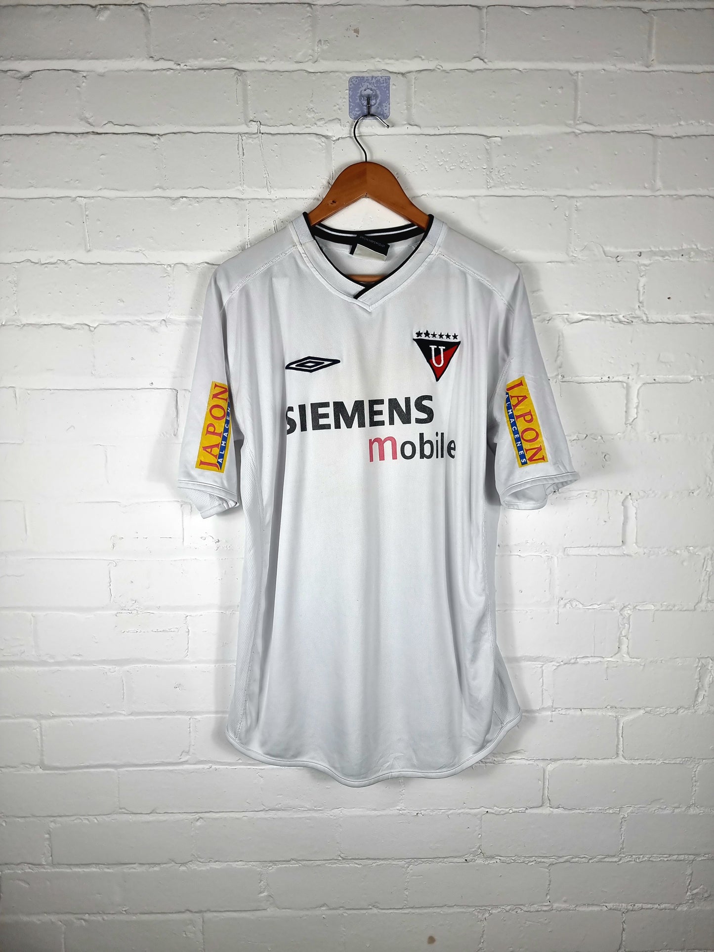 Umbro L.D.U Quito 2003 Home Shirt XL