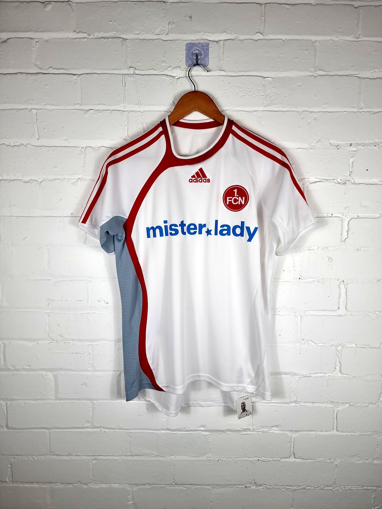 Adidas FC Nurnberg 2006/07 Away Shirt Small