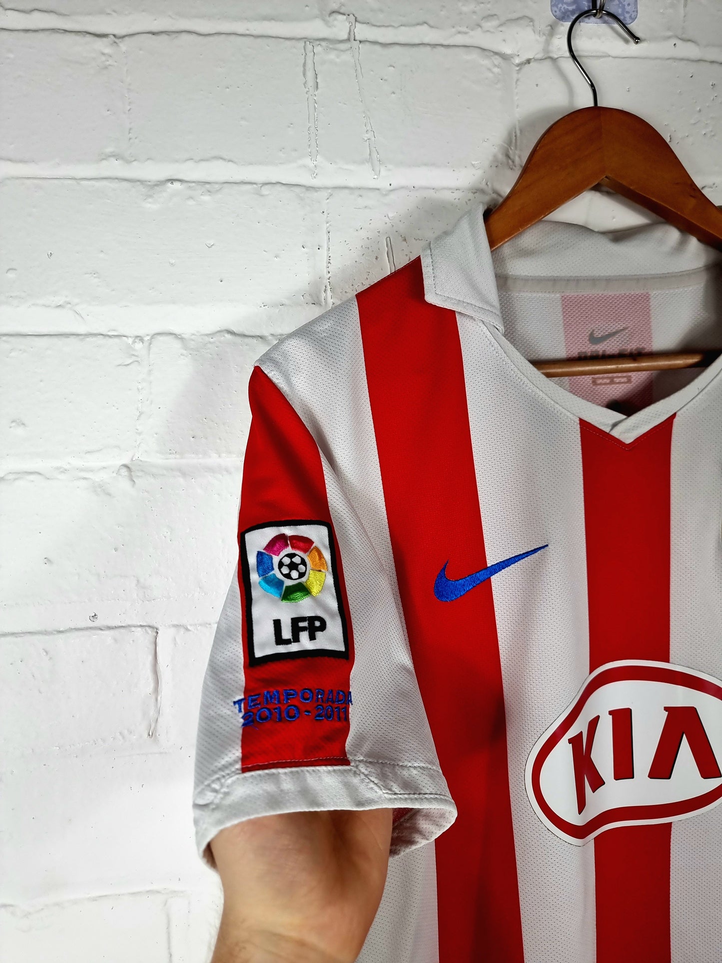 Nike Atletico Madrid 2010/11 Home Shirt Medium