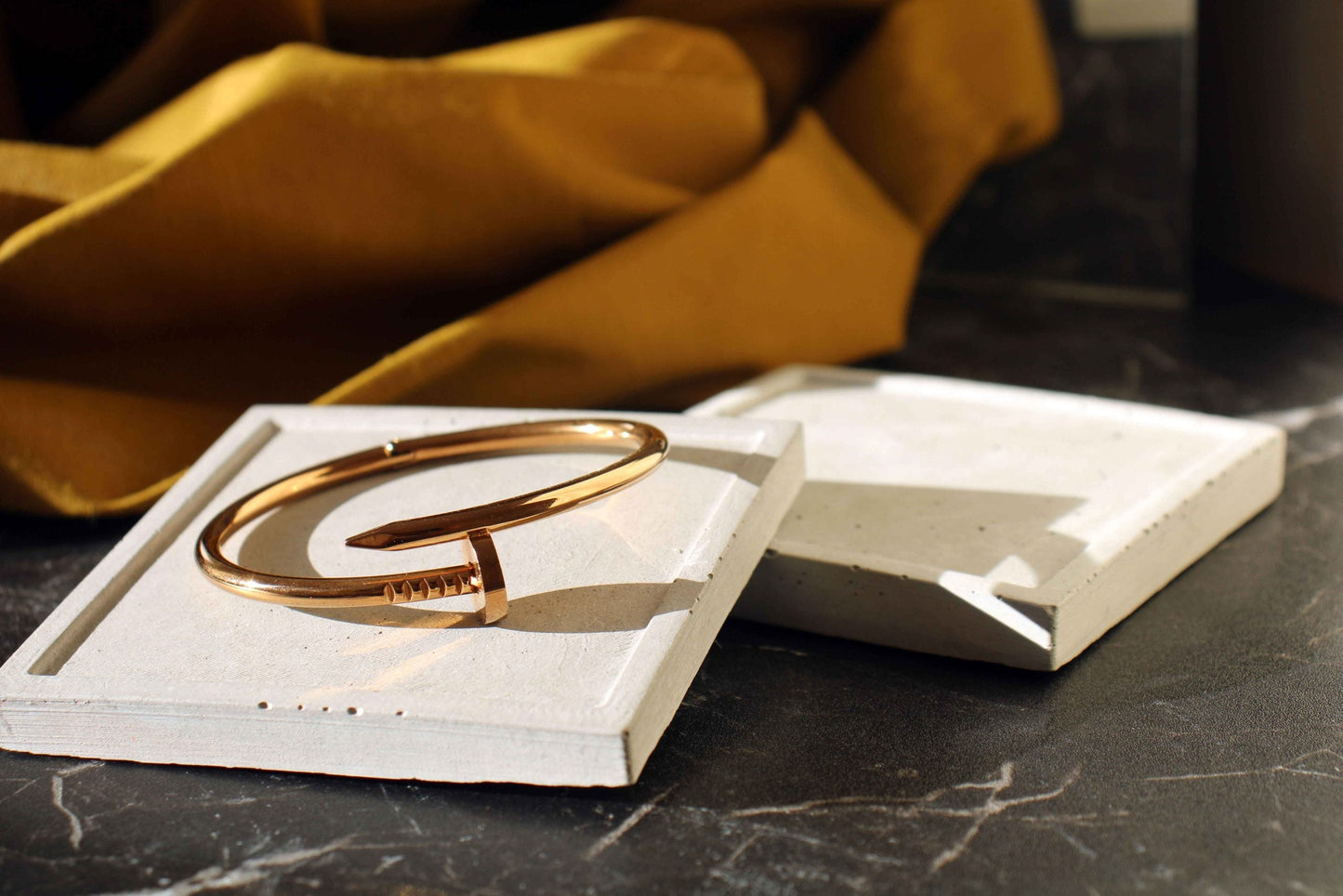 CONCRETE SQUARE JEWELLERY HOLDER